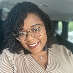 Meet your Posher, Kendra